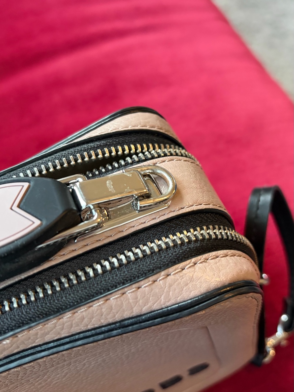 Marc Jacobs Blush Pink (more natural color)Leather crossbody Bag - Picture 12 of 12